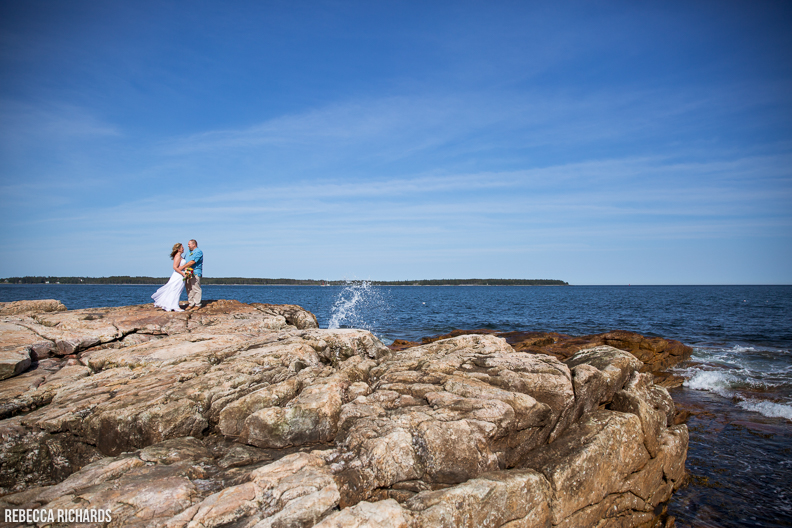 Bar Harbor elopement wedding | Maine wedding photographer | Seawall wedding portrait